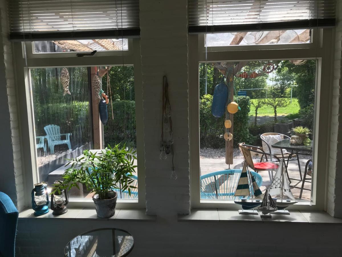 Bellemare Bungalow Lauwersmeer Mit Ueberdachte Veranda Und Eingezaeuntem Garten Anjum Bagian luar foto