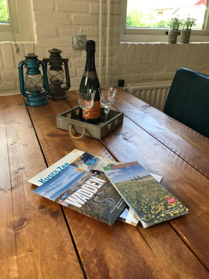 Bellemare Bungalow Lauwersmeer Mit Ueberdachte Veranda Und Eingezaeuntem Garten Anjum Bagian luar foto