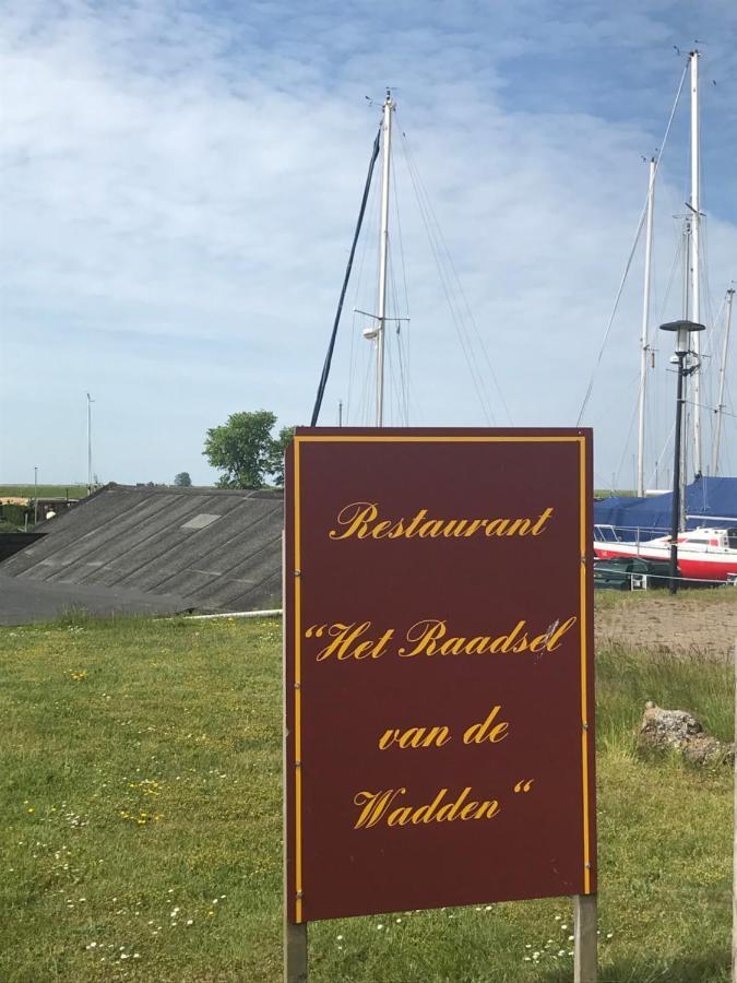 Bellemare Bungalow Lauwersmeer Mit Ueberdachte Veranda Und Eingezaeuntem Garten Anjum Bagian luar foto